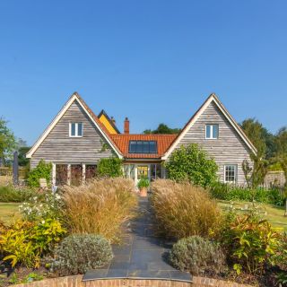 A fabulous farmhouse on the market with @bedfords_1966. Oakfield House is Grade II Listed and dates back to 1530. It has been comprehensively renovated and extended while retaining plenty of original features. It comes with five bedrooms and 3,600 sq ft of living space. The setting is peaceful and rural, with roughly 3.2 acres of grounds. The property is situated in a small rural hamlet just 2 miles west of the well-served village of Elmswell and within easy reach of Bury St Edmunds, renowned not only for its splendid cathedral, Regency Theatre and Abbey Gardens but also its famed restaurant scene. - Anthony and Gillie Pearce, @stackssuffolk and North Essex - See more on their account.

Guide £1.65 mil.

Contact Anthony and Gillie for more property buying info and advice in Suffolk and North Essex.

#forsale #propertyforsale #house #home #farmhouse #familyhome #burystedmunds #suffolk #propertyexpert #stackspropertysearch #localexpert #homefinder #housebeautiful #buyingagent #gloriousbritain #greatlocations #localagent #ukproperty #househunter #suffolk #suffolklife #40years #stackspropertysearch